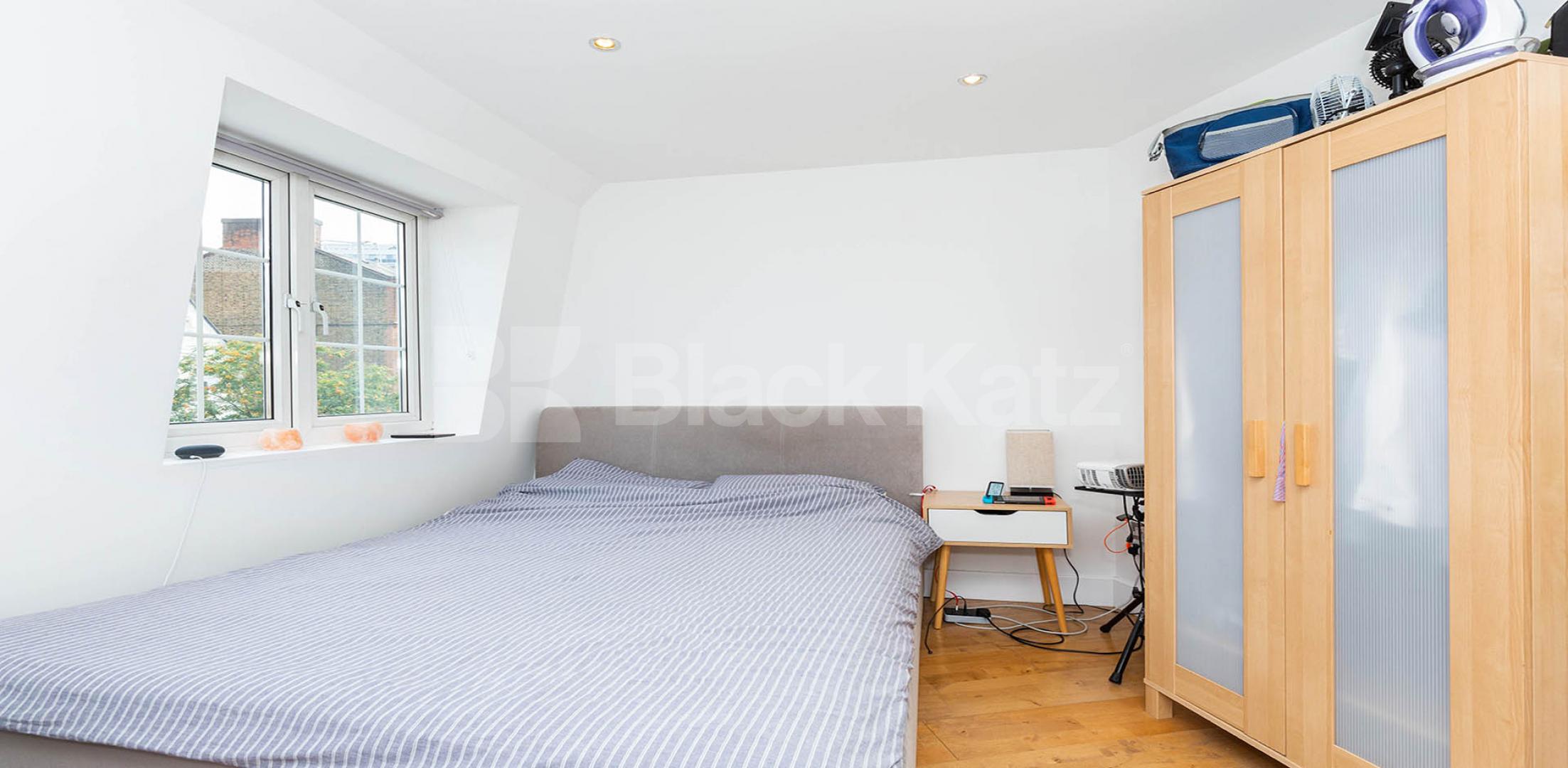 			Spacious one / two bed minutes to ucl, soas & royal vet college, 2 Bedroom, 1 bath, 1 reception Flat			 Doric Way, Euston